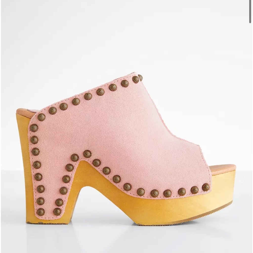 Dingo Peace N' Love Clogs 4” Heels.